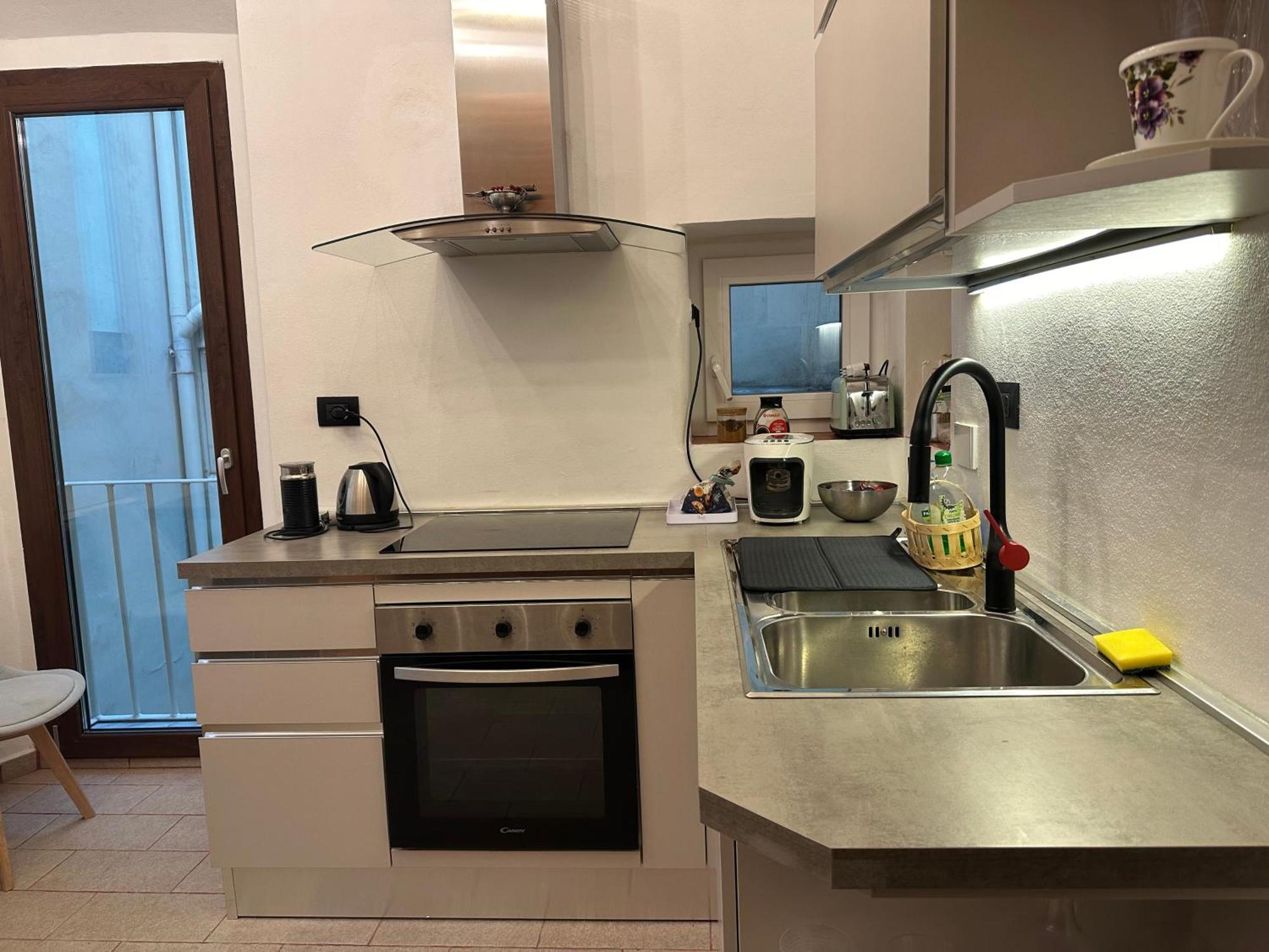 Suite Stylish & Cozy Apartment In The Heart Of Floransa Dış mekan fotoğraf